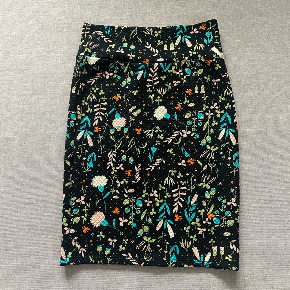 Lularoe retro style whimsical print quilted pencil skirt XS